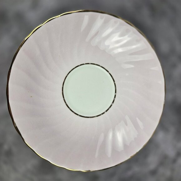 Vintage Delphine Bone China Set of 2 Pale Pink Cups & Saucers Gold Trim Accents - Picture 4 of 16